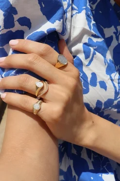 Baby Oval Diamond Chevaliere Ring