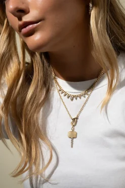 Hanging Envoy Curb Necklace