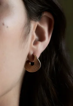 Stream Lines Flat Hoops